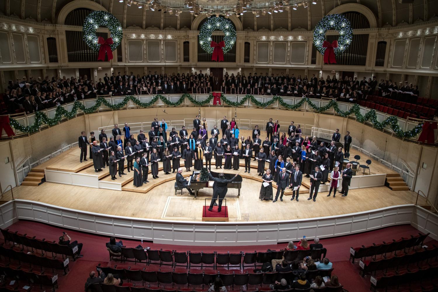 The <a href='http://ak8.7453h.com'>全球十大赌钱排行app</a> Choir performs in the Chicago Symphony Hall.